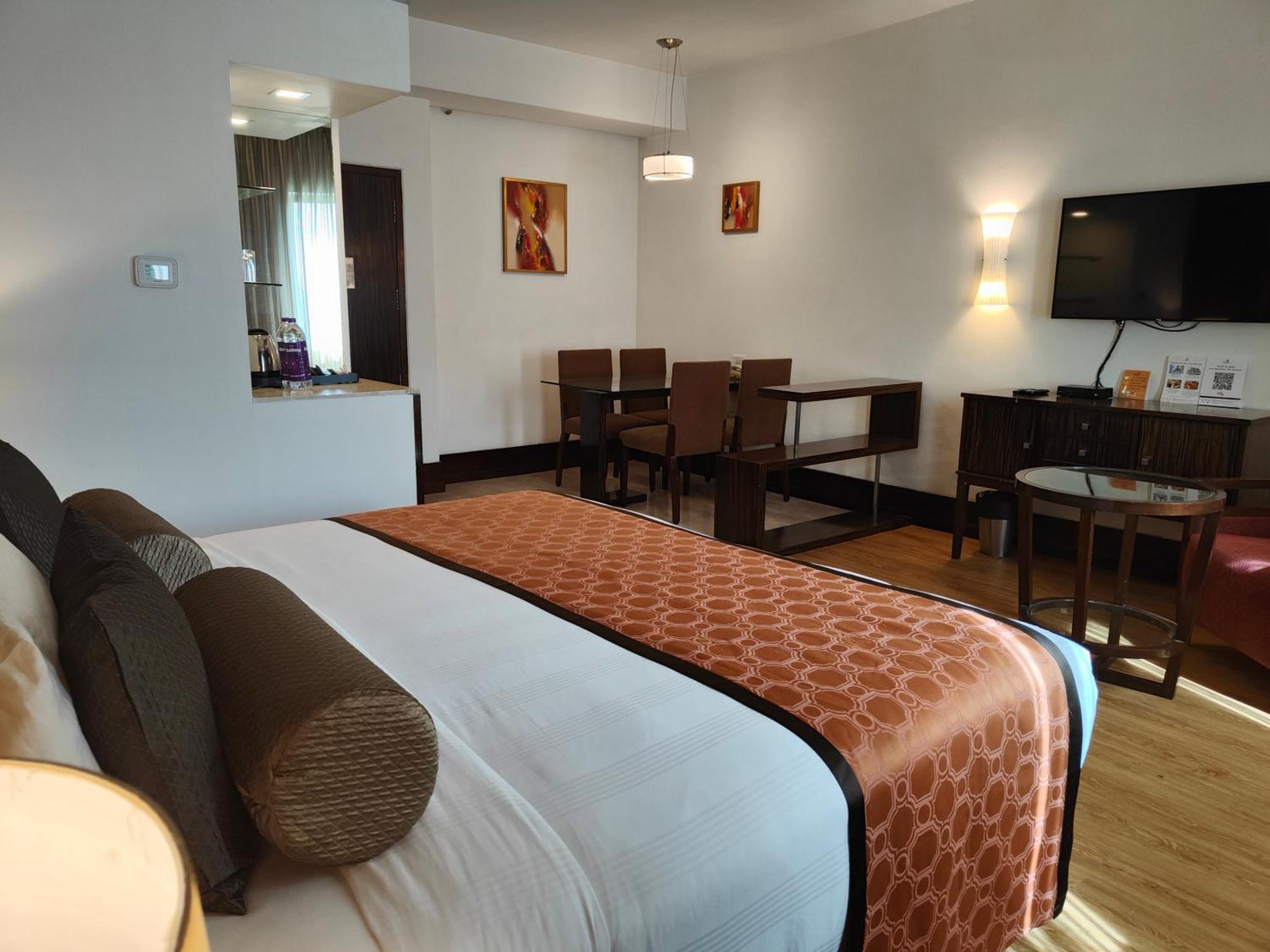 Pride Hotel, Csennai Kültér fotó
