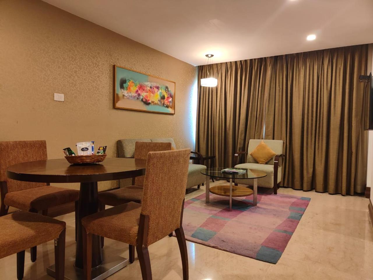 Pride Hotel, Csennai Kültér fotó