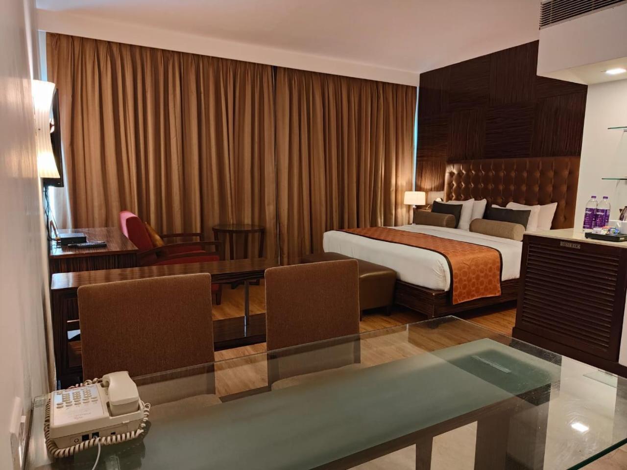 Pride Hotel, Csennai Kültér fotó